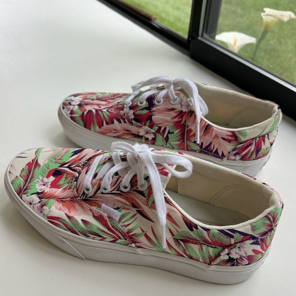 VANS Authentic Canvas Platform Lace-Up Shoe, Tropical Print, Women's Size 9